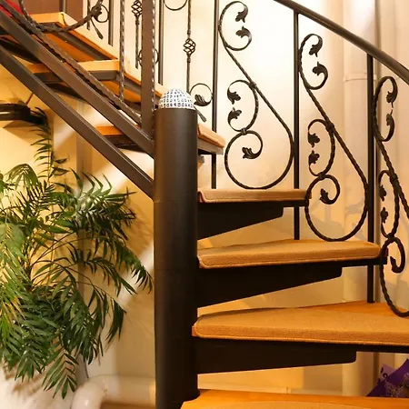 Center Vintage Apartment Sofia